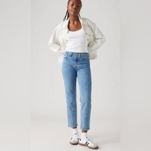 Levis Wedgie High Rise Jeans Light Wash Size 30 Inseam 27
